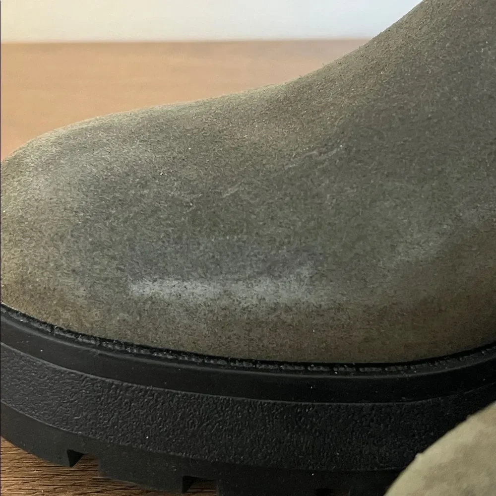 Vince Camuto Neframes Green Suede Chelsea Ankle Boots 8.5